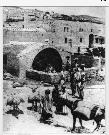 صورة لمدينة الناصرة: الناصره 1900. تصفح 70 ألف صورة تدون الحياة والتراث الفلسطيني جلهم قبل النكبة